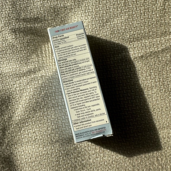 NEW First Aid Beauty Ultra Repair Face Moisturizer with Sunscreen SPF 30 - Picture 3 of 6